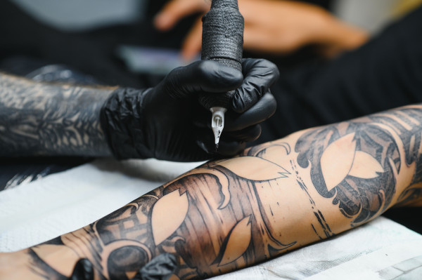Tatoueur à CANNES